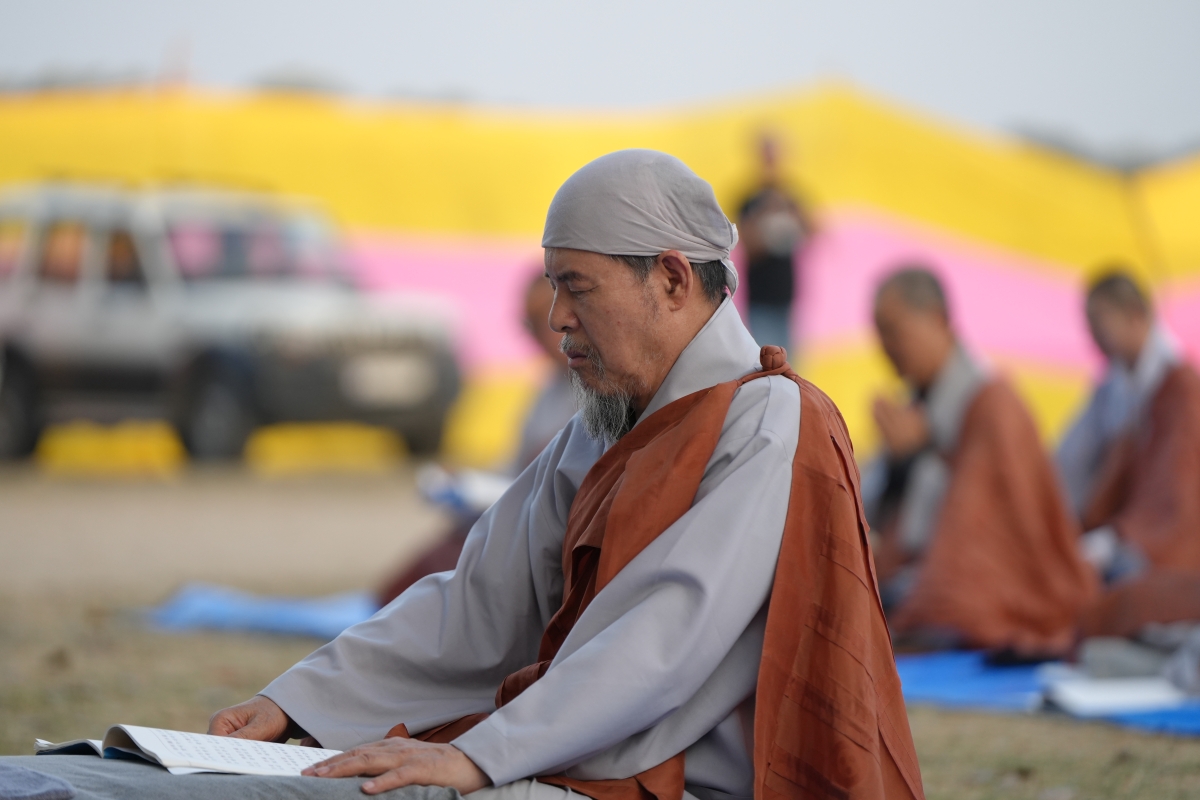 [인도순례] 20230220_저녁예불2 (3)